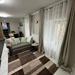 Apartment Park Kertes Haz A Park Mellett Gyoenyoeru Kilatassal Dog Friendly Garden House With A Wonderful View Next To The Park