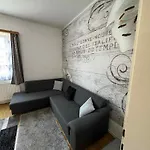 Apartment Park Kertes Haz A Park Mellett Gyoenyoeru Kilatassal Dog Friendly Garden House With A Wonderful View Next To The Park Murau