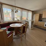 Park Kertes Haz A Park Mellett Gyoenyoeru Kilatassal Dog Friendly Garden House With A Wonderful View Next To The Park *