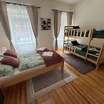 Apartment Park Kertes Haz A Park Mellett Gyoenyoeru Kilatassal Dog Friendly Garden House With A Wonderful View Next To The Park Murau