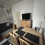 Apartment Park Kertes Haz A Park Mellett Gyoenyoeru Kilatassal Dog Friendly Garden House With A Wonderful View Next To The Park