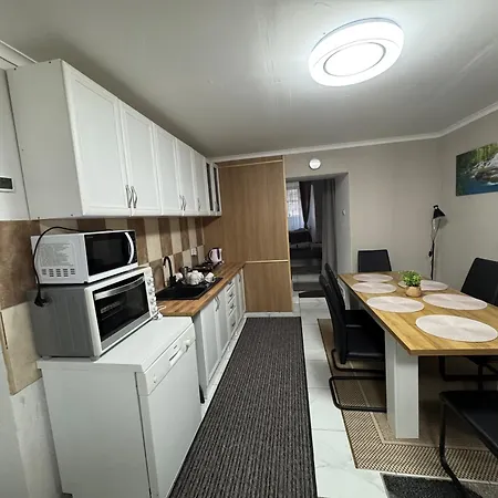 Park Kertes Haz A Park Mellett Gyoenyoeru Kilatassal Dog Friendly Garden House With A Wonderful View Next To The Park Lejlighed Murau