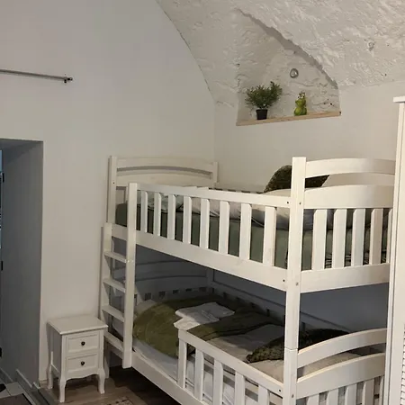 Park Apartmanhaz - Kertes Haz A Park Mellett Gyoenyoeru Kilatassal * Murau