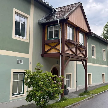 Apartment Park Apartmanhaz - Kertes Haz A Park Mellett Gyoenyoeru Kilatassal Murau