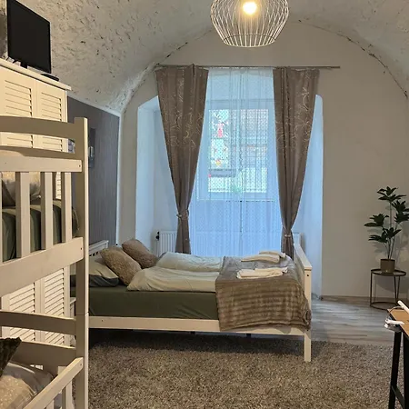 Park Apartmanhaz - Kertes Haz A Park Mellett Gyoenyoeru Kilatassal Murau