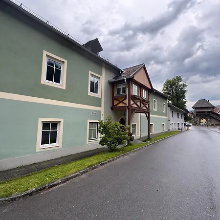 Park Apartmanhaz - Kertes Haz A Park Mellett Gyoenyoeru Kilatassal Murau