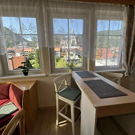 Park Kertes Haz A Park Mellett Gyoenyoeru Kilatassal Dog Friendly Garden House With A Wonderful View Next To The Park