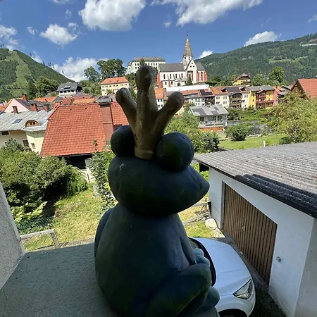 Park Apartmanhaz - Kertes Haz A Park Mellett Gyoenyoeru Kilatassal
