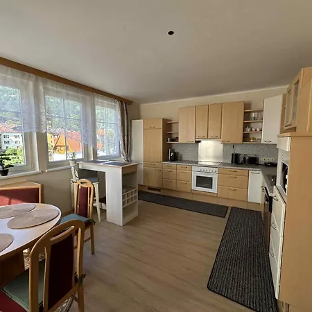 Park Apartmanhaz - Kertes Haz A Park Mellett Gyoenyoeru Kilatassal Murau