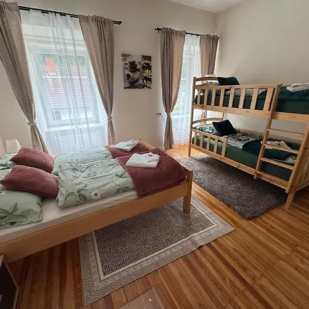 Apartment Park Kertes Haz Koezpontjaban Gyoenyoeru Kilatassal Dog Friendly Garden House With A Wonderful View In Centre Murau