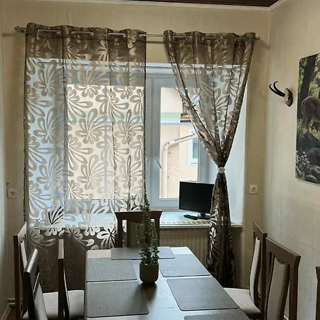 Park Kertes Haz A Park Mellett Gyoenyoeru Kilatassal Dog Friendly Garden House With A Wonderful View Next To The Park *