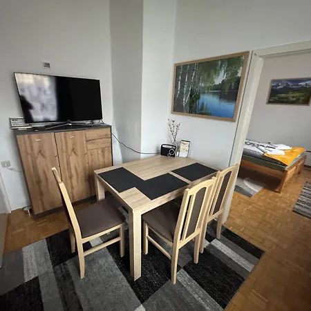 Park Kertes Haz A Park Mellett Gyoenyoeru Kilatassal Dog Friendly Garden House With A Wonderful View Next To The Park *