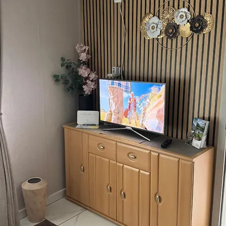 Park Kertes Haz Koezpontjaban Gyoenyoeru Kilatassal Dog Friendly Garden House With A Wonderful View In Centre Apartment *