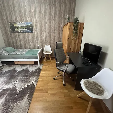 Park Kertes Haz A Park Mellett Gyoenyoeru Kilatassal Dog Friendly Garden House With A Wonderful View Next To The Park * 穆劳