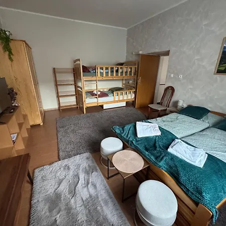 Park Kertes Haz Koezpontjaban Gyoenyoeru Kilatassal Dog Friendly Garden House With A Wonderful View In Centre Apartment Murau