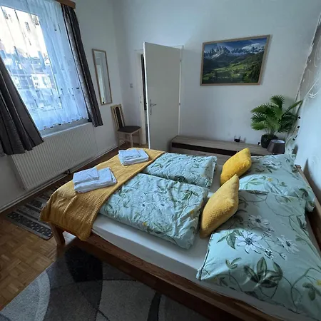 Park Kertes Haz Koezpontjaban Gyoenyoeru Kilatassal Dog Friendly Garden House With A Wonderful View In Centre Apartment