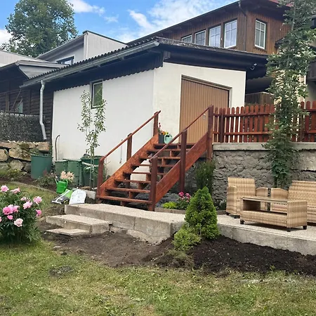 Park Kertes Haz Koezpontjaban Gyoenyoeru Kilatassal Dog Friendly Garden House With A Wonderful View In Centre Apartment Murau