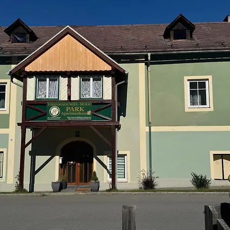 Park Kertes Haz Koezpontjaban Gyoenyoeru Kilatassal Dog Friendly Garden House With A Wonderful View In Centre Appartement Murau