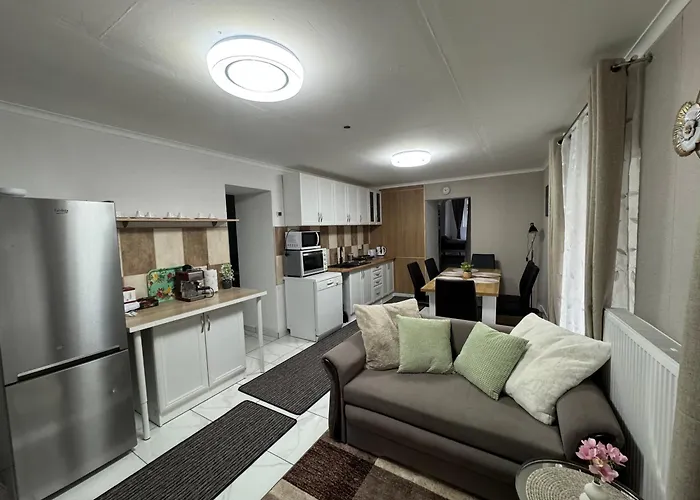 Park Kertes Ház A Park Mellett Gyönyörű Kilátással Dog Friendly Garden House With A Wonderful View Next To The Park *