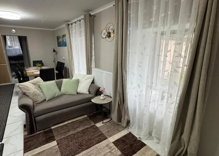 Apartamento Park Kertes Ház A Park Mellett Gyönyörű Kilátással Dog Friendly Garden House With A Wonderful View Next To The Park