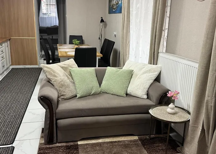 Park Kertes Ház A Park Mellett Gyönyörű Kilátással Dog Friendly Garden House With A Wonderful View Next To The Park Apartamento *