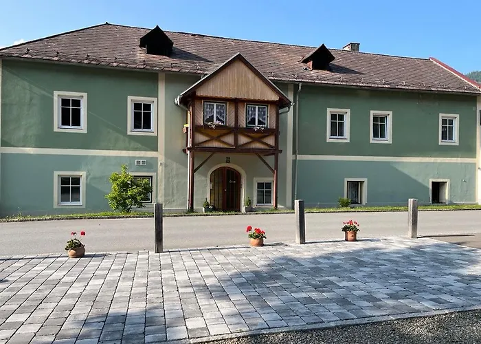 Park Kertes Haz A Park Mellett Gyoenyoeru Kilatassal Dog Friendly Garden House With A Wonderful View Next To The Park * Murau