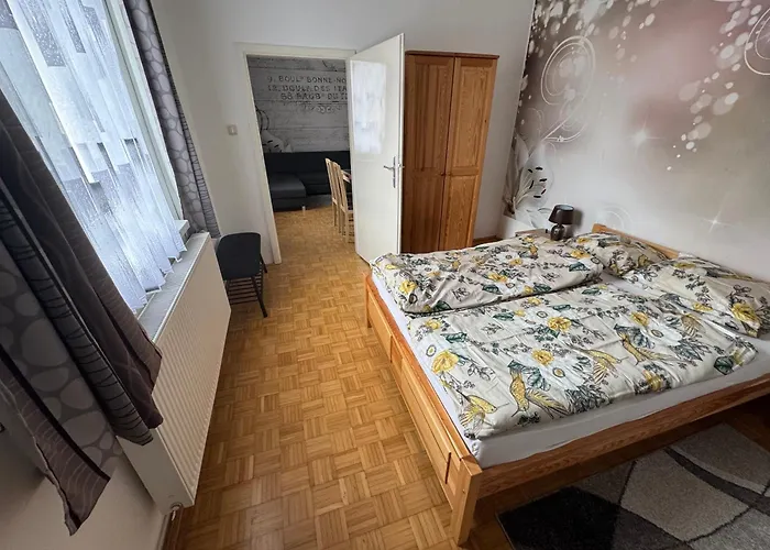 Park Kertes Haz A Park Mellett Gyoenyoeru Kilatassal Dog Friendly Garden House With A Wonderful View Next To The Park * Murau