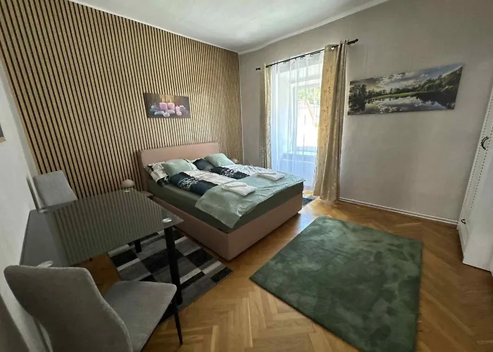 Park Kertes Ház A Park Mellett Gyönyörű Kilátással Dog Friendly Garden House With A Wonderful View Next To The Park Apartamento