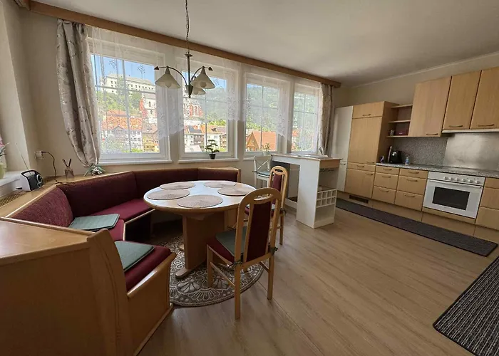 Park Kertes Haz A Park Mellett Gyoenyoeru Kilatassal Dog Friendly Garden House With A Wonderful View Next To The Park *