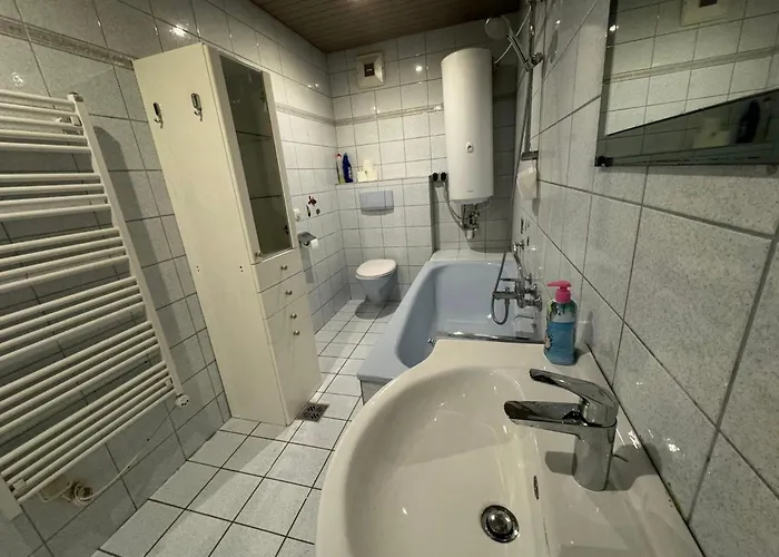 Park Kertes Haz A Park Mellett Gyoenyoeru Kilatassal Dog Friendly Garden House With A Wonderful View Next To The Park