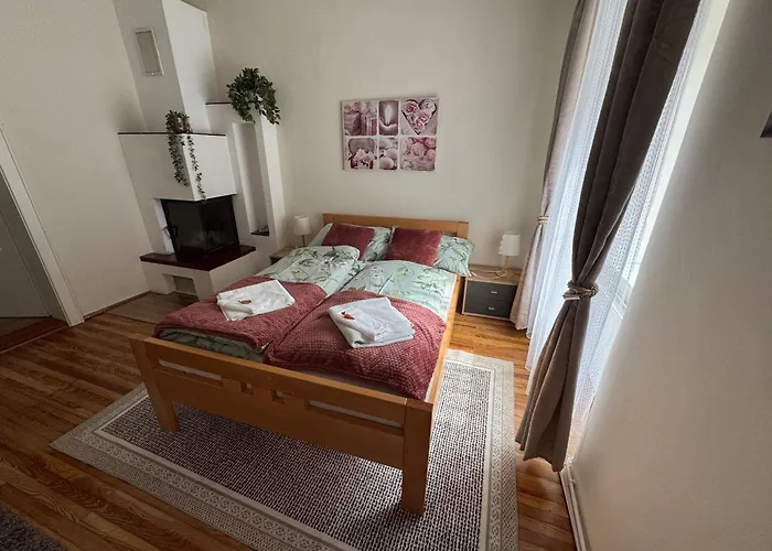 Park Kertes Ház A Park Mellett Gyönyörű Kilátással Dog Friendly Garden House With A Wonderful View Next To The Park