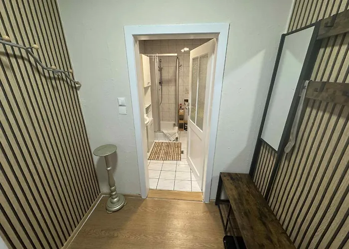 Park Kertes Haz A Park Mellett Gyoenyoeru Kilatassal Dog Friendly Garden House With A Wonderful View Next To The Park Διαμέρισμα