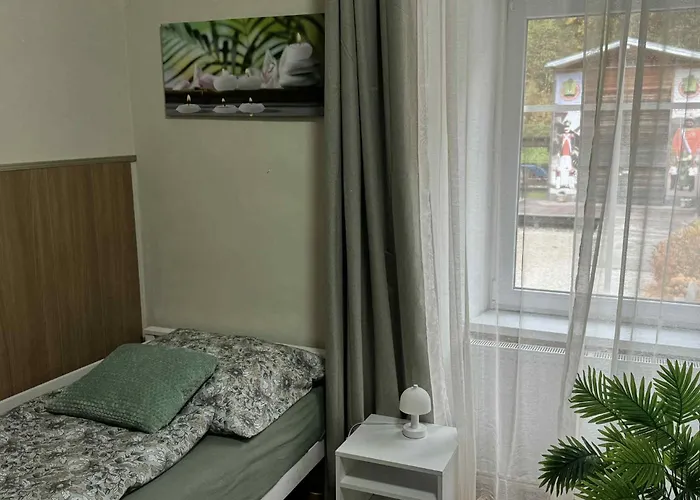 Park Kertes Haz A Park Mellett Gyoenyoeru Kilatassal Dog Friendly Garden House With A Wonderful View Next To The Park