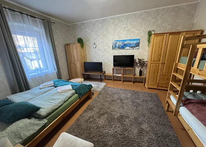 Park Kertes Ház A Park Mellett Gyönyörű Kilátással Dog Friendly Garden House With A Wonderful View Next To The Park *